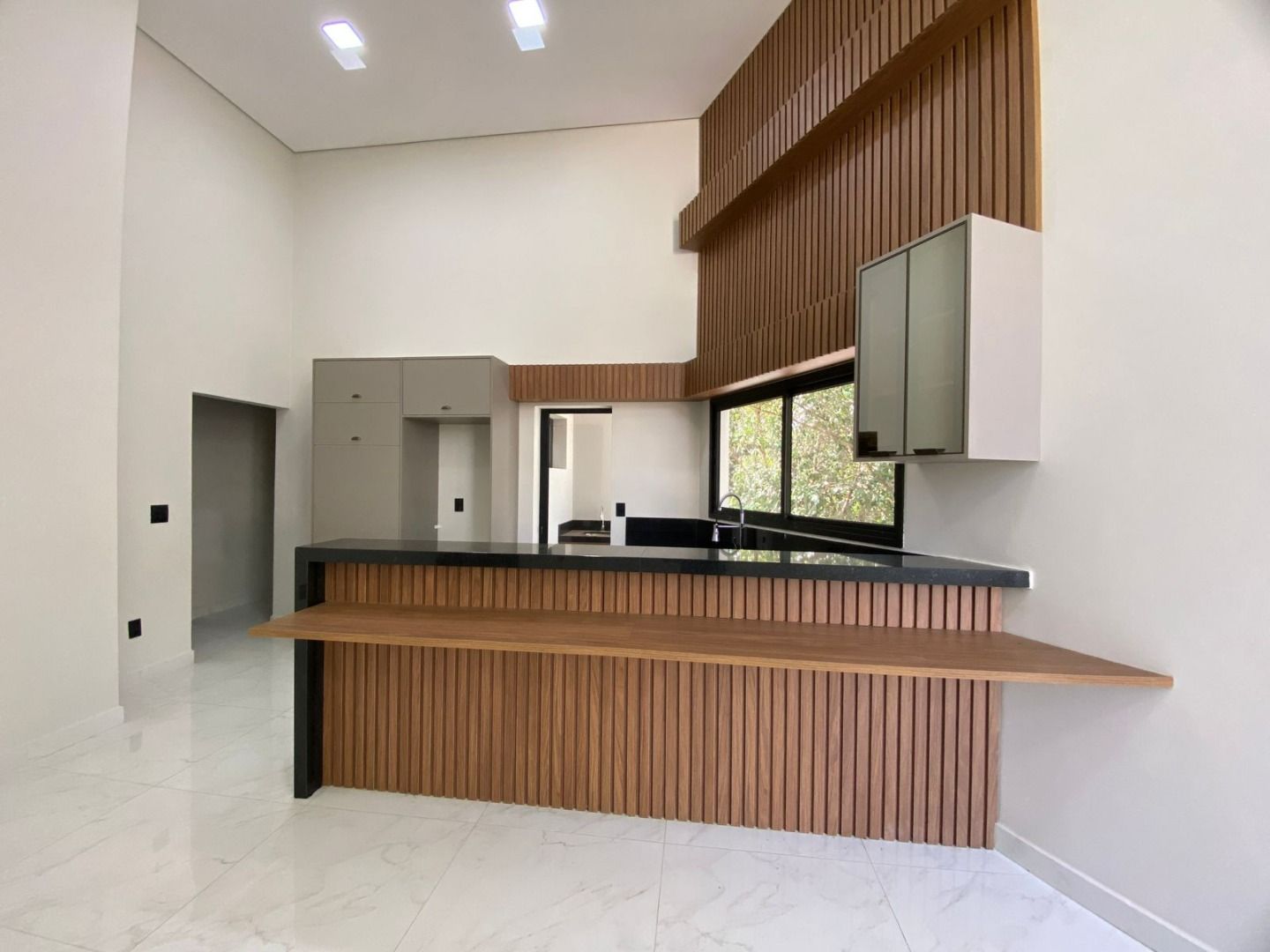 Casa de condomínio à venda no Jardim Guarujá: