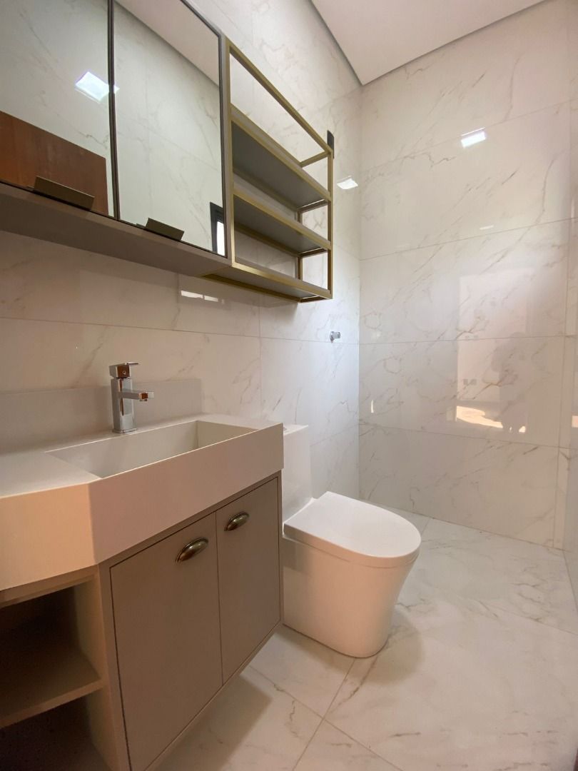 Casa de condomínio à venda no Jardim Guarujá: