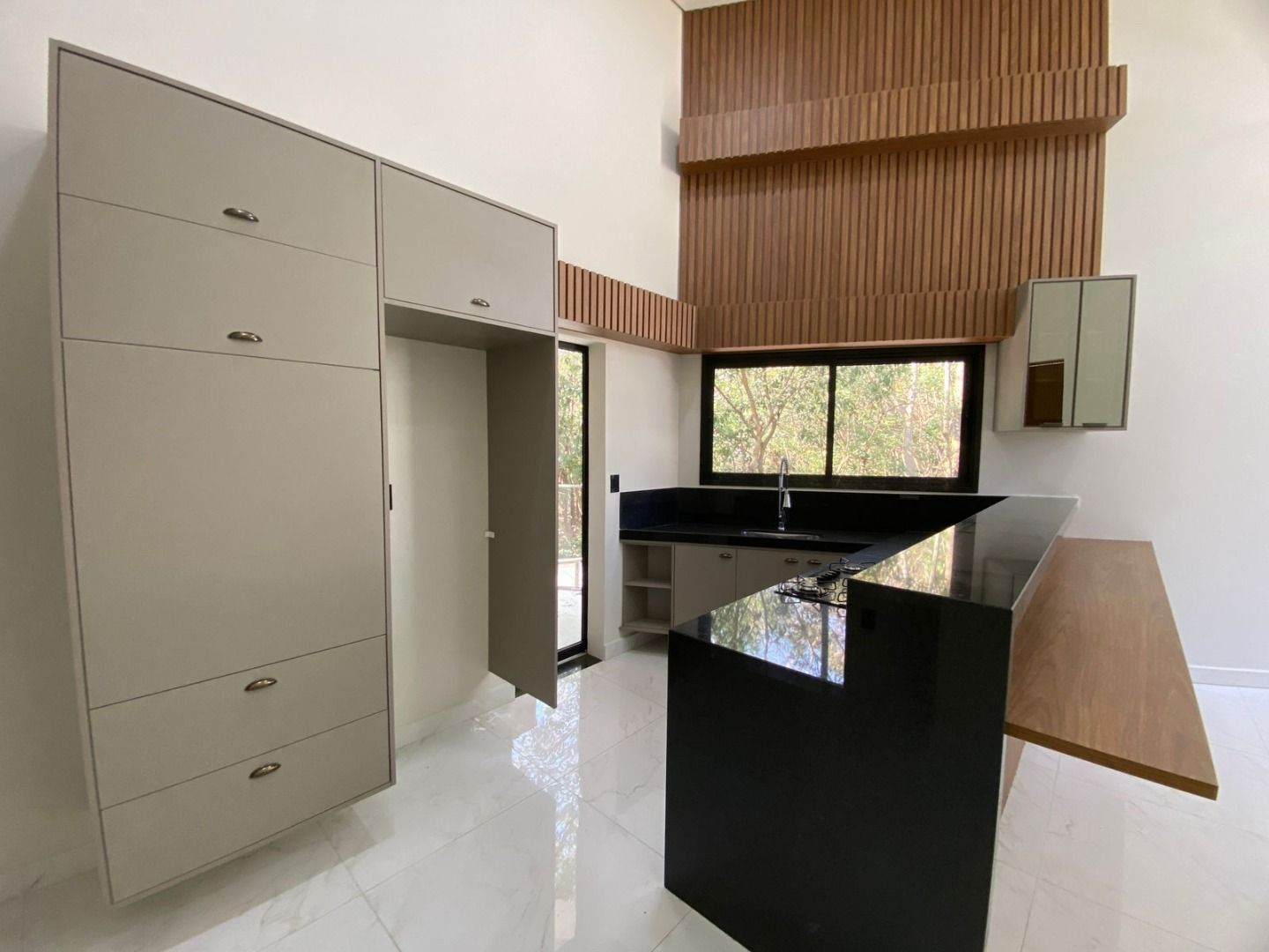 Casa de condomínio à venda no Jardim Guarujá: