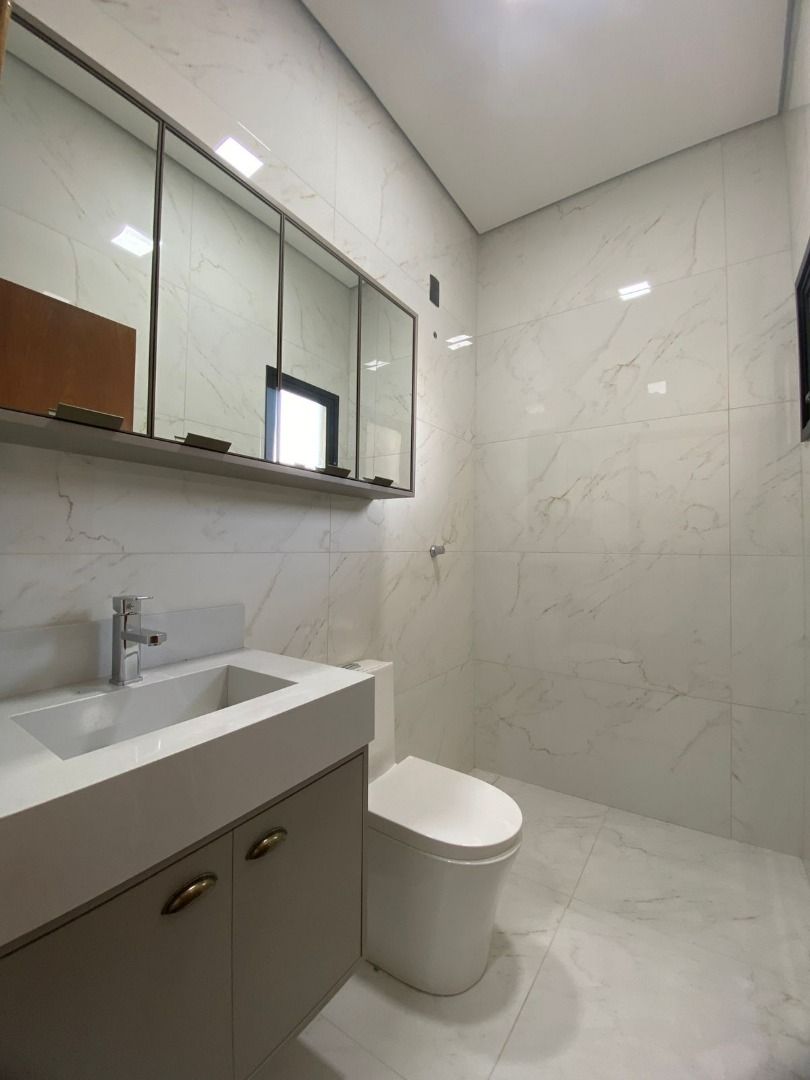 Casa de condomínio à venda no Jardim Guarujá: