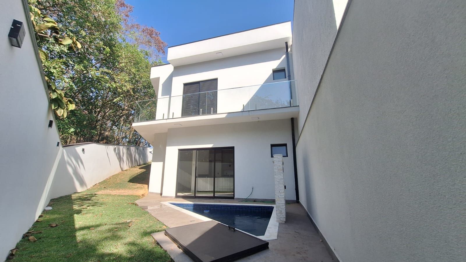 Casa de condomínio à venda no Jardim Guarujá: