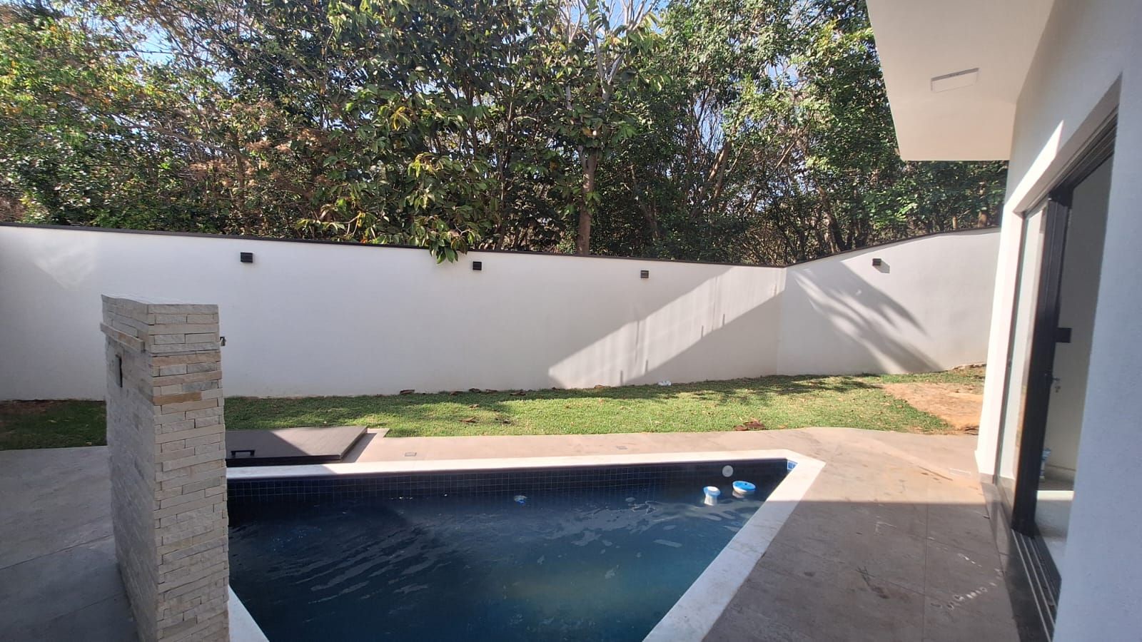 Casa de condomínio à venda no Jardim Guarujá: