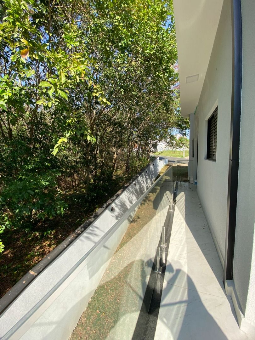 Casa de condomínio à venda no Jardim Guarujá: