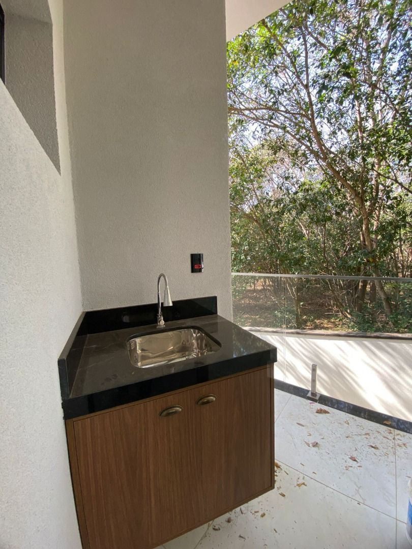 Casa de condomínio à venda no Jardim Guarujá: