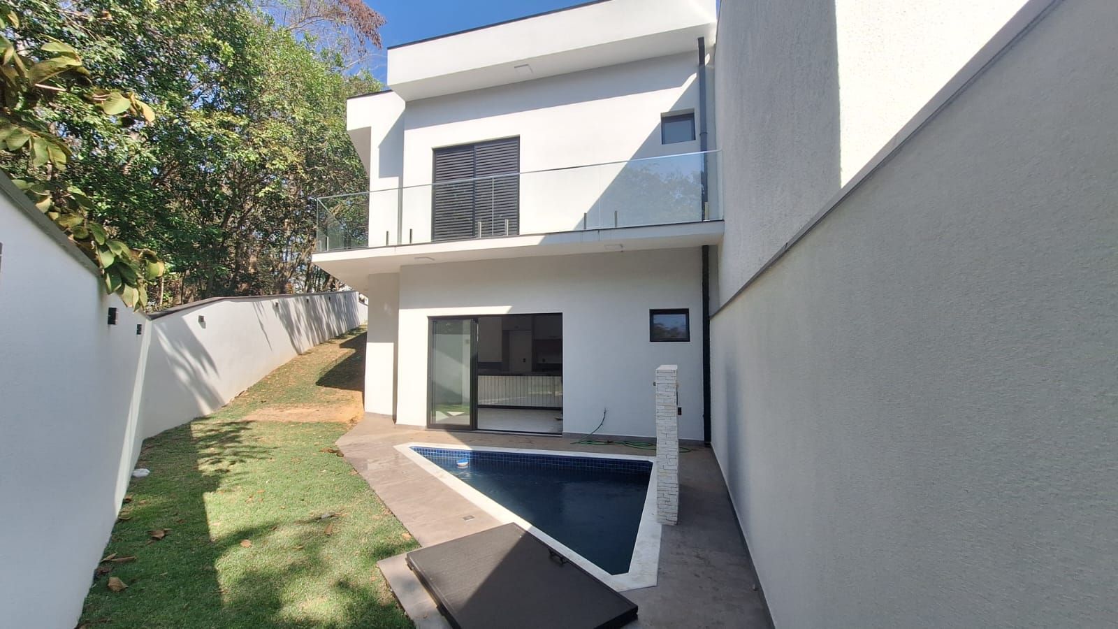 Casa de condomínio à venda no Jardim Guarujá: