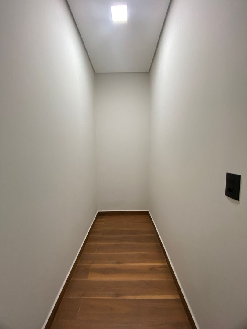 Casa de condomínio à venda no Jardim Guarujá: