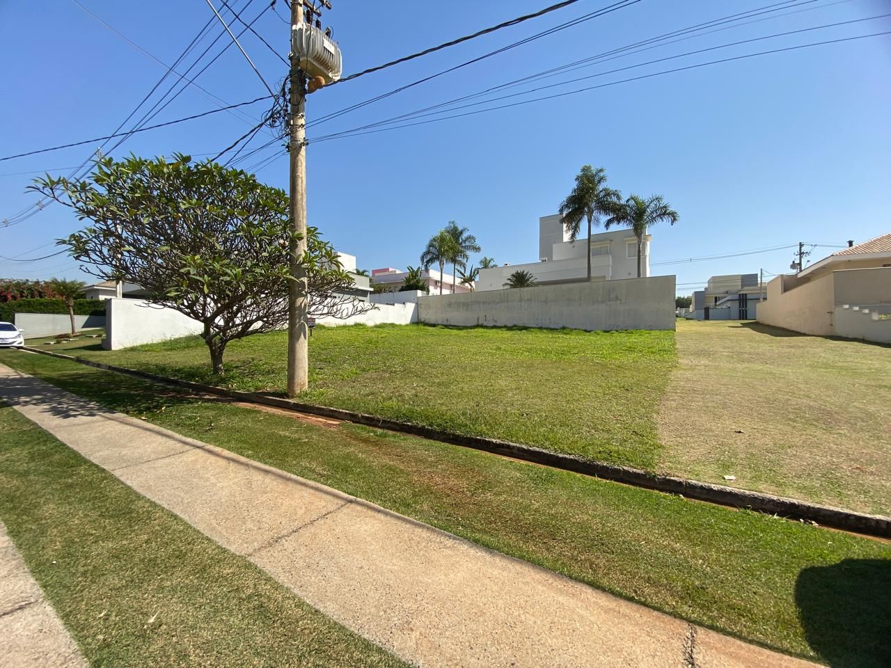 Terreno de Condomínio à venda no Condominio Fazenda Palmeiras Imperiais: