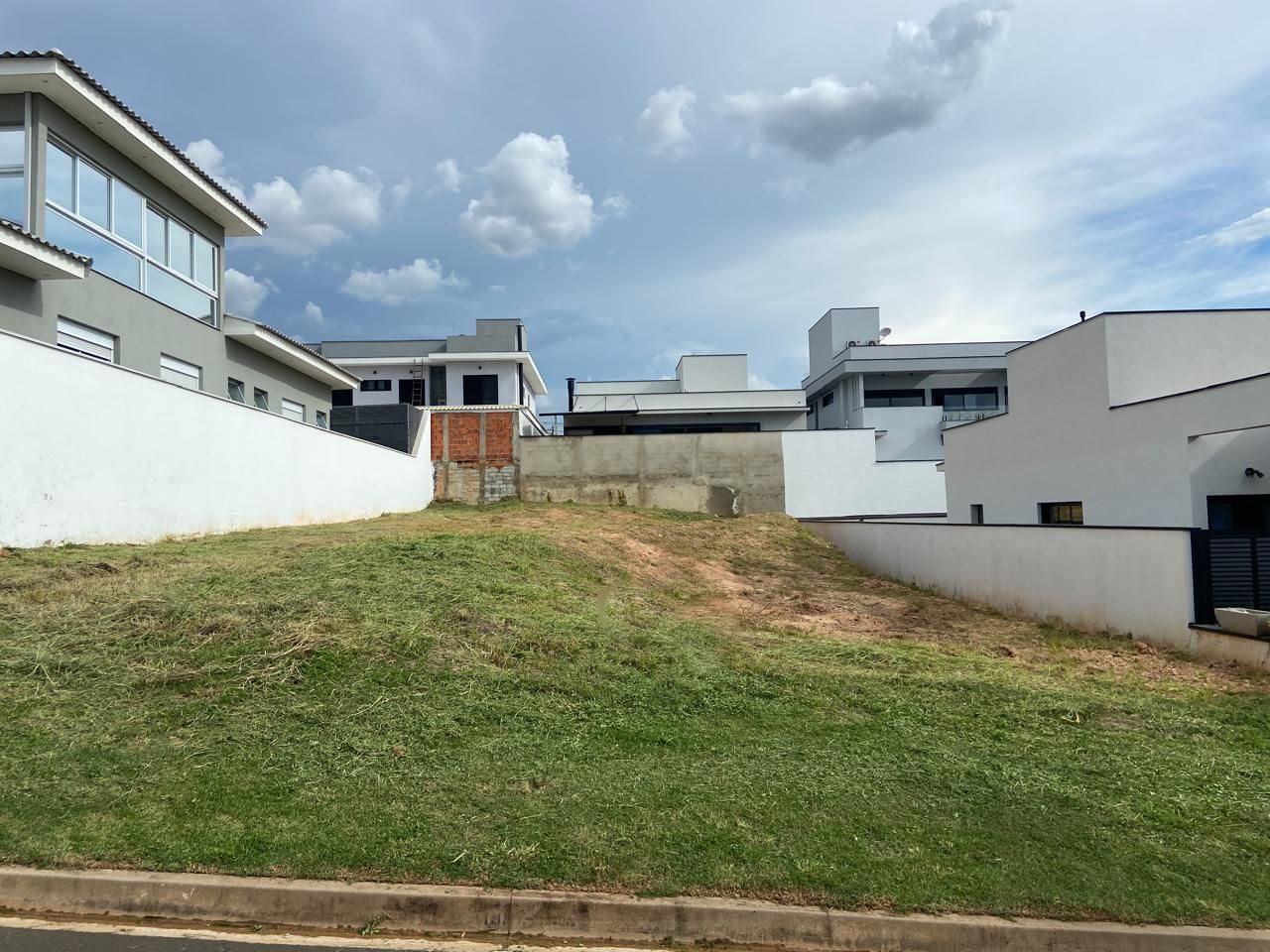 Terreno de Condomínio Portal dos Bandeirantes Salto Salto 