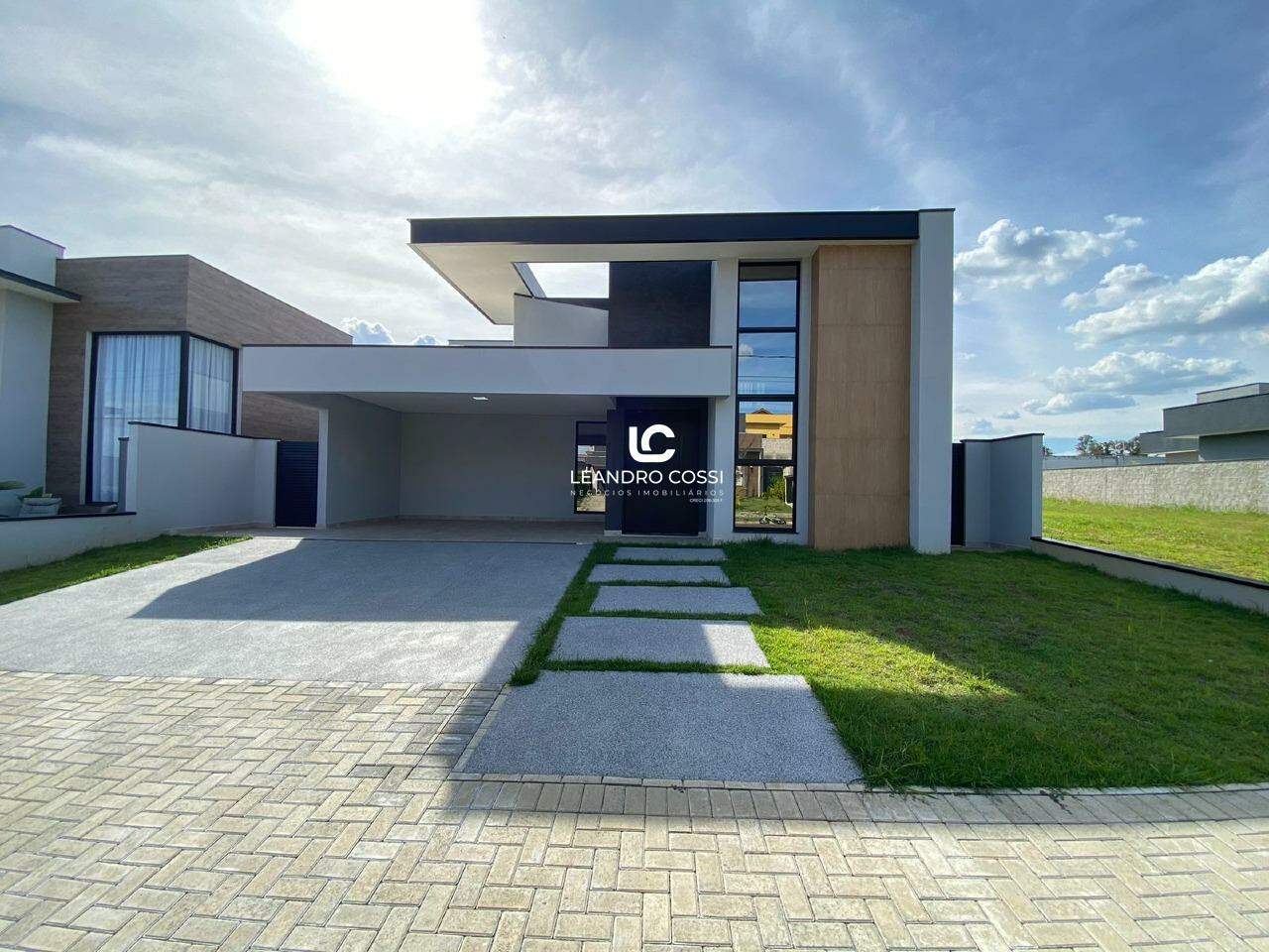 Casa à Venda no Condomínio Portal dos Bandeirantes, Salto/Sp