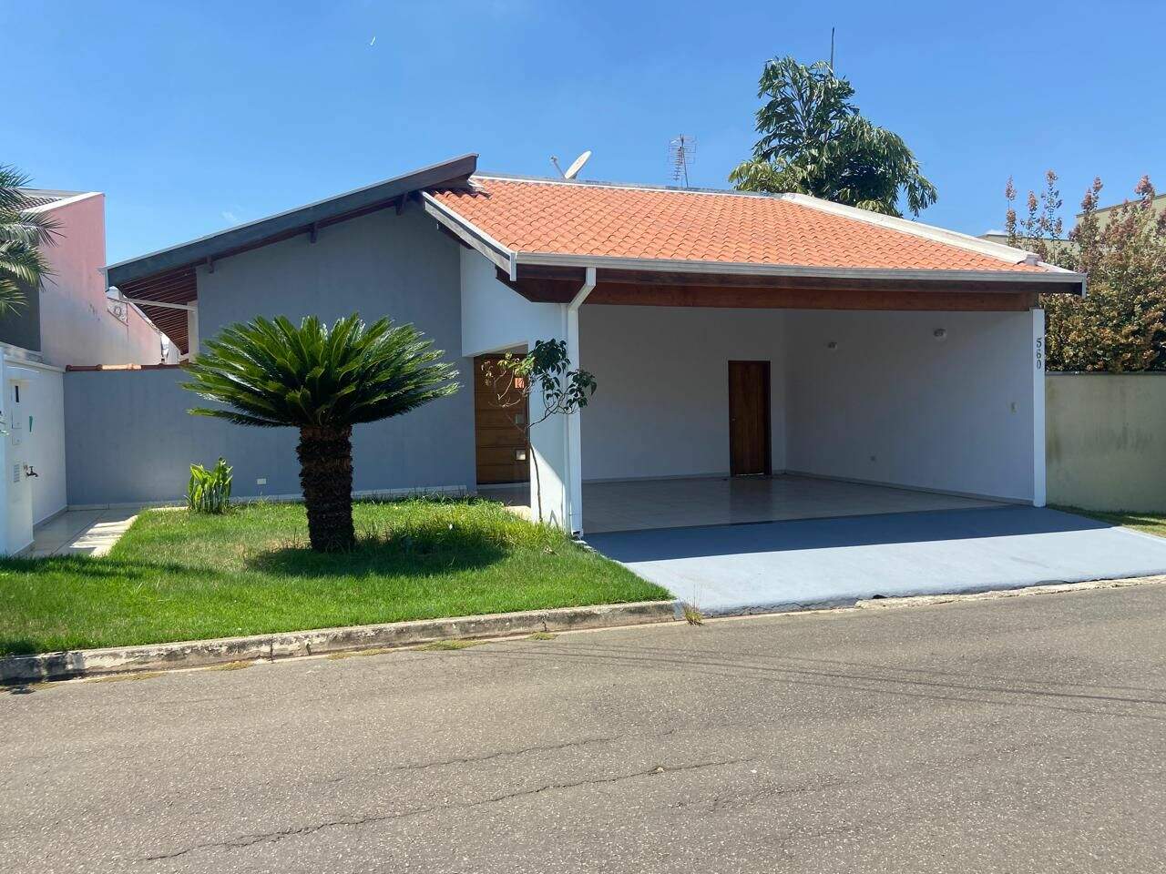 Casa à Venda no Condomínio Lagos D'icaraí, Salto/Sp