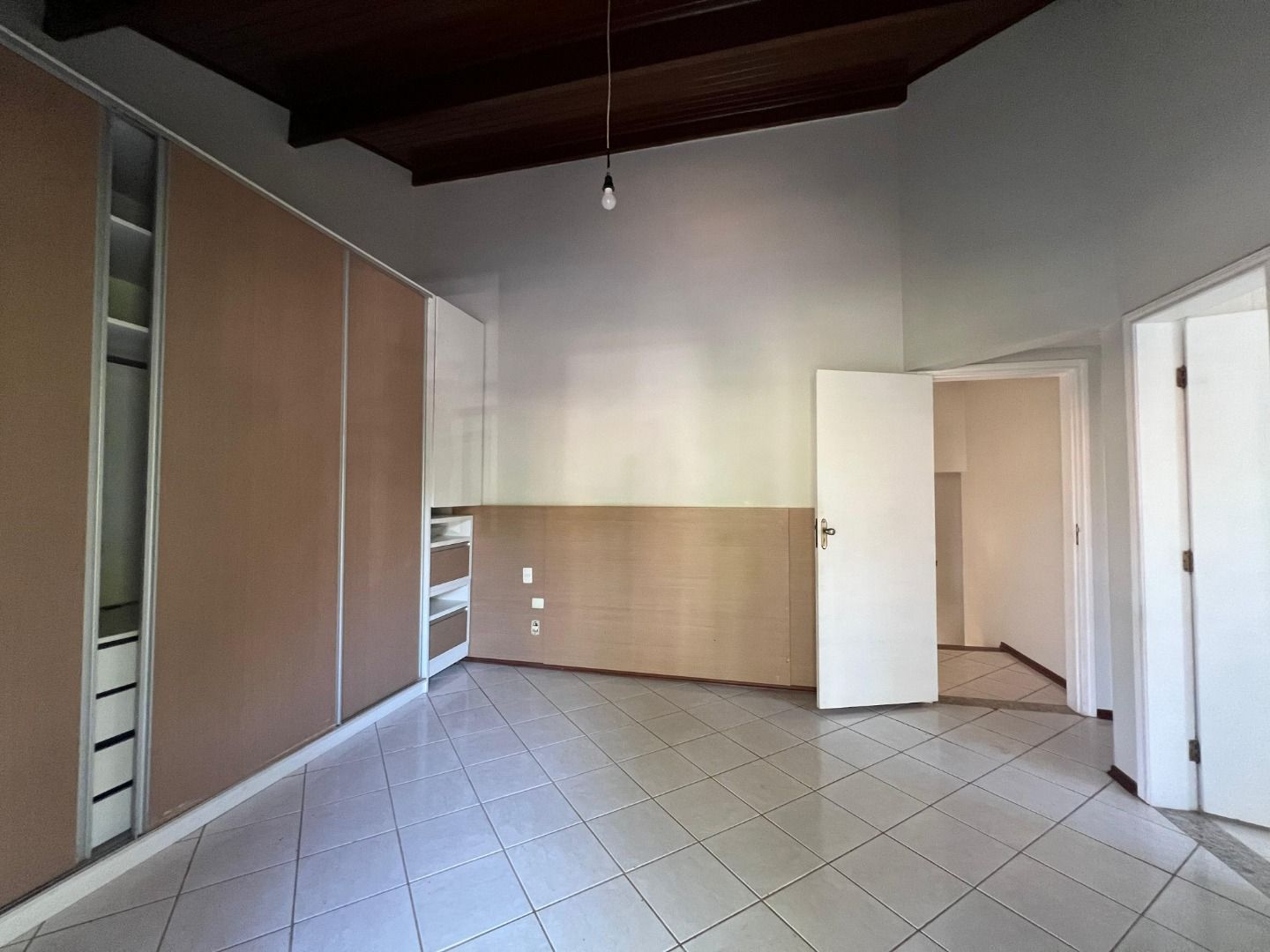 Casa de condomínio à venda no Condomínio Portal da Vila Rica: