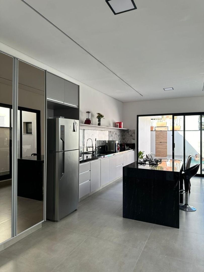 Casa de condomínio à venda no Condomínio Residencial Mont Blanc: