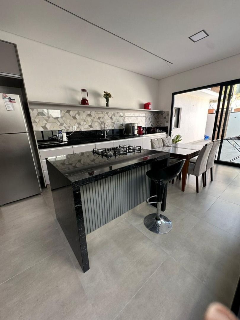 Casa de condomínio à venda no Condomínio Residencial Mont Blanc: