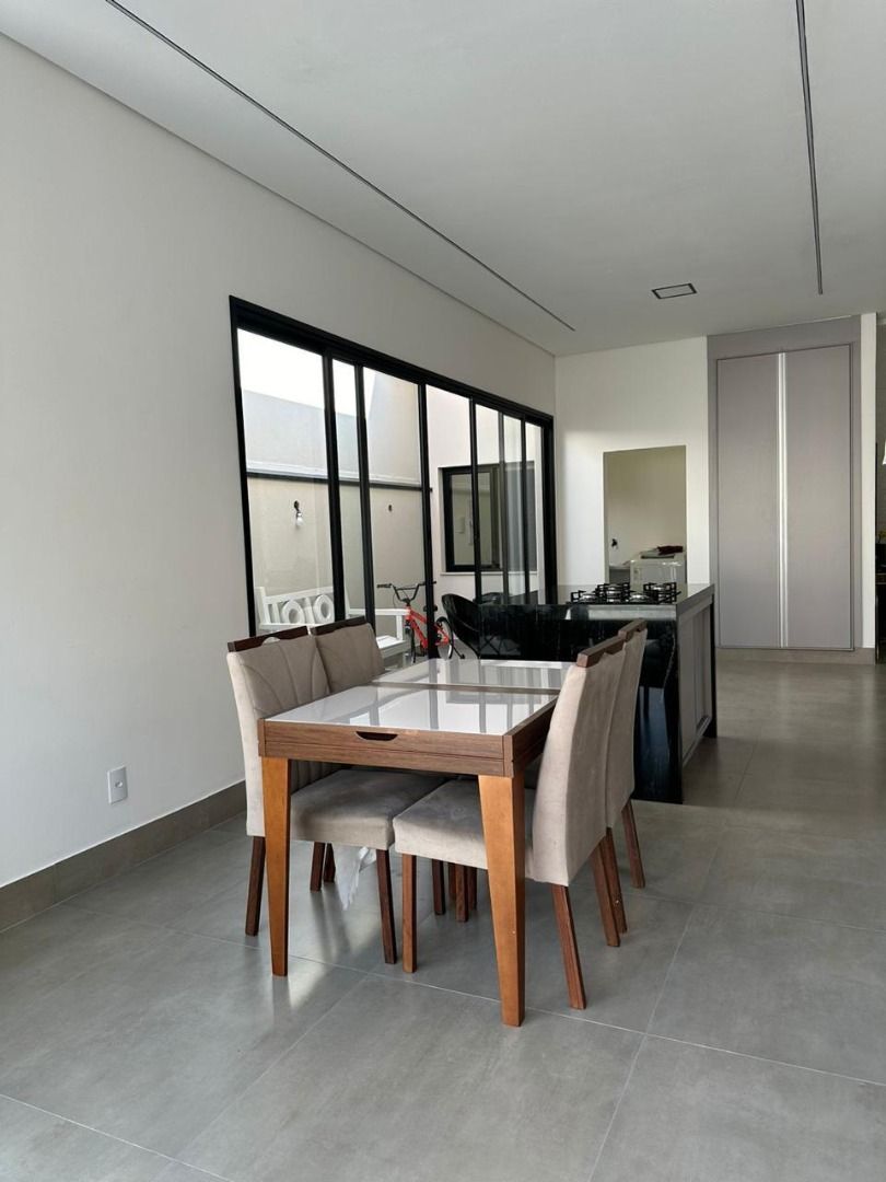 Casa de condomínio à venda no Condomínio Residencial Mont Blanc: