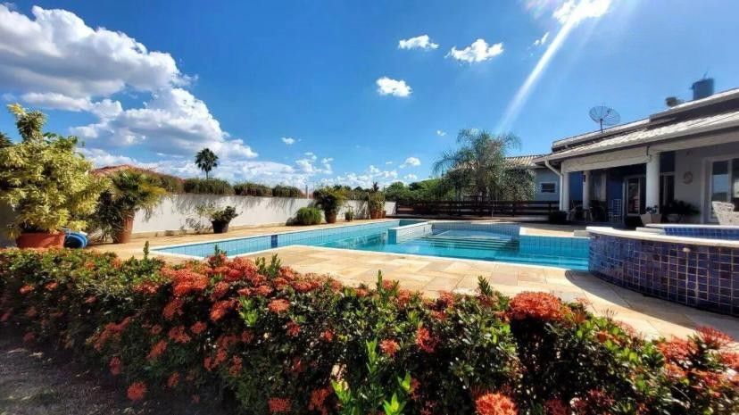 Casa à Venda no Condomínio Zuleika Jabour - Salto/Sp