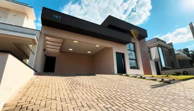 Casa a Venda no Condomínio Lagos D'icaraí em Salto/Sp