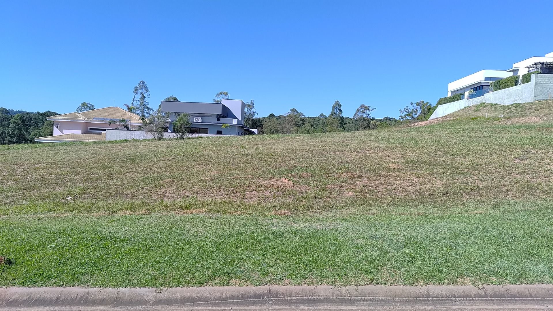 Terreno à Venda no Condomínio Campos de Santo Antônio II em Itu/Sp.