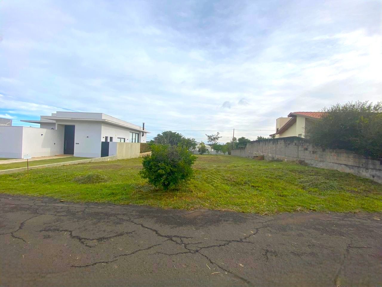 Terreno de Condomínio à venda no Condominio Fazenda Palmeiras Imperiais: