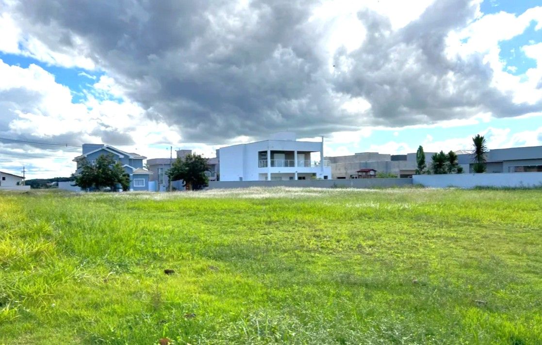 Terreno à Venda no Condominio Portal dos Bandeirantes em Salto/Sp.