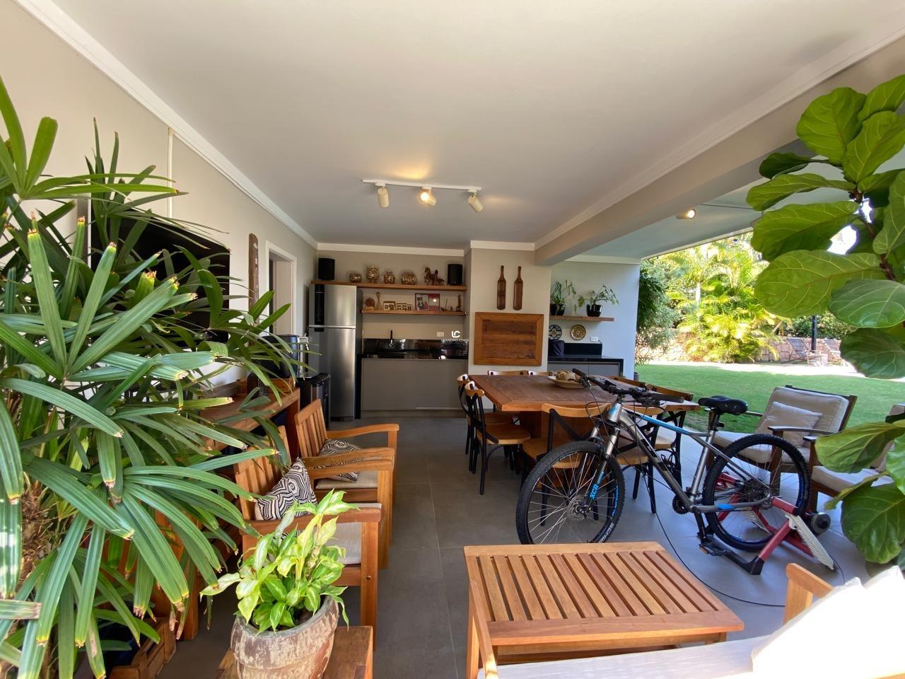 Casa de condomínio à venda no Condomínio Campos de Santo Antônio: