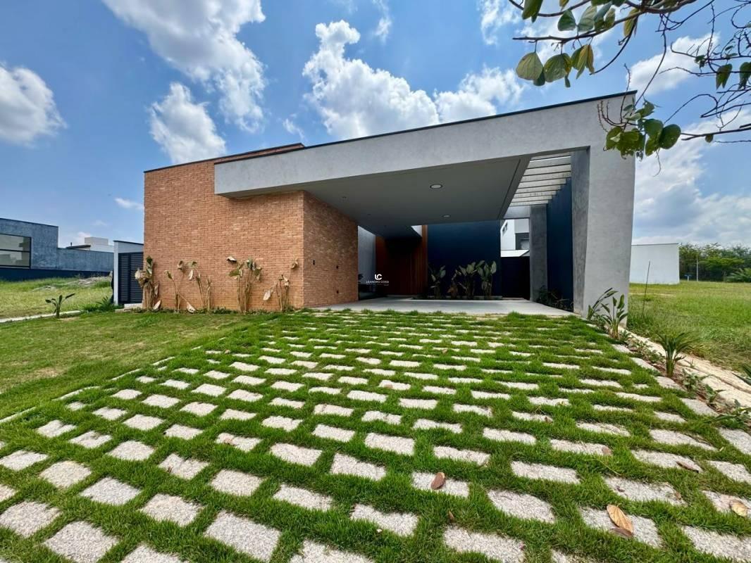 Casa à Venda no Condomínio Alphaville Castelo em Itu