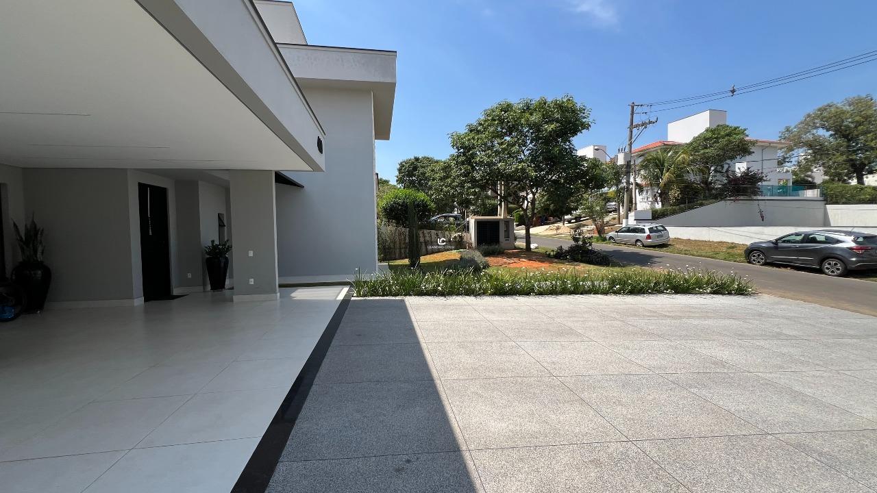 Casa de condomínio à venda no Condomínio Terras de Mont Serrat: