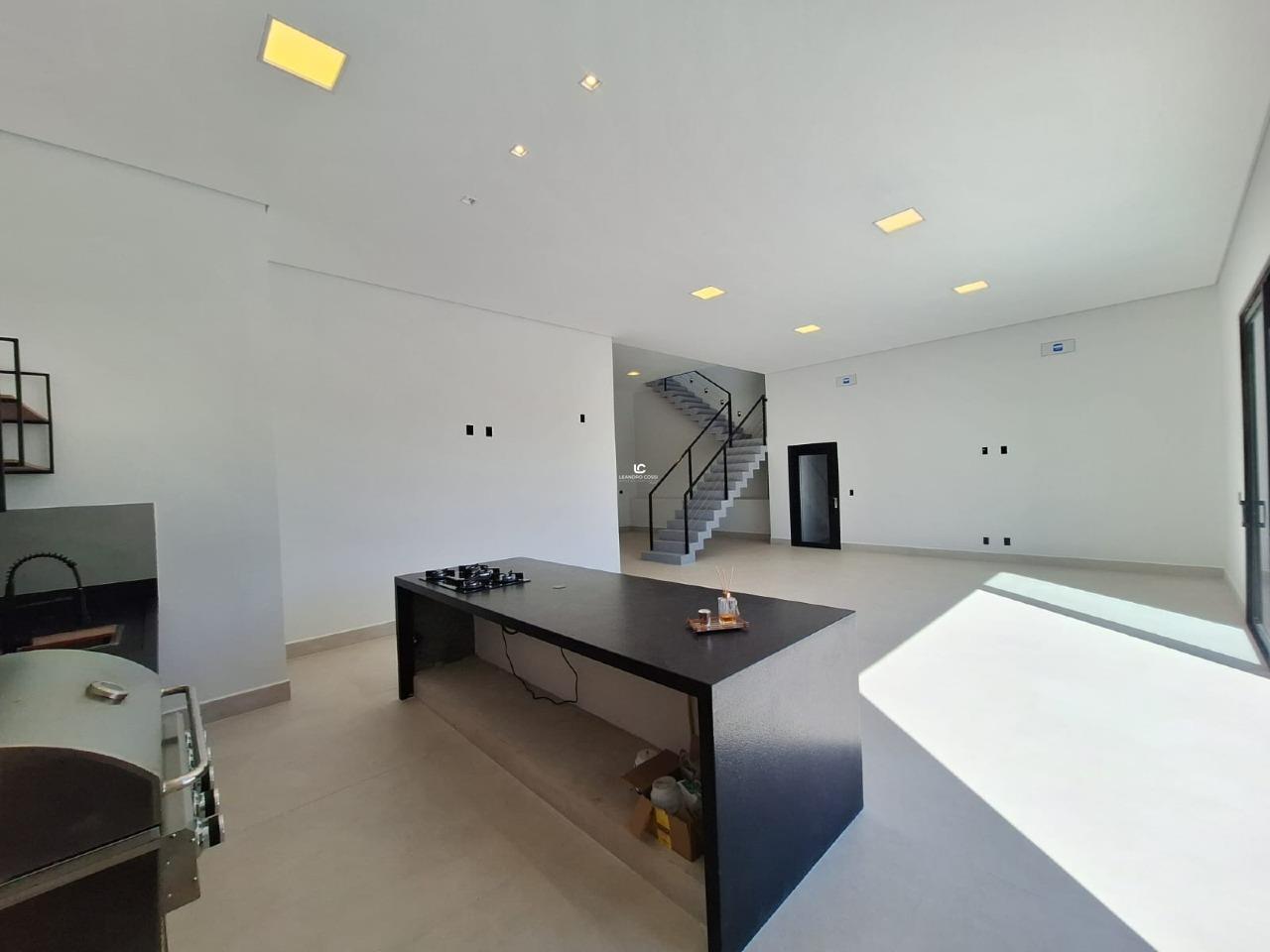 Casa de condomínio à venda no Condomínio Campos de Santo Antônio: