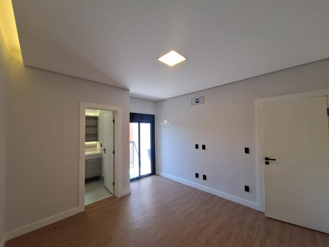 Casa de condomínio à venda no Condomínio Campos de Santo Antônio: