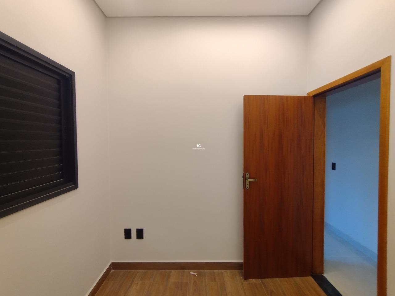 Casa de condomínio à venda no Jardim Guarujá: