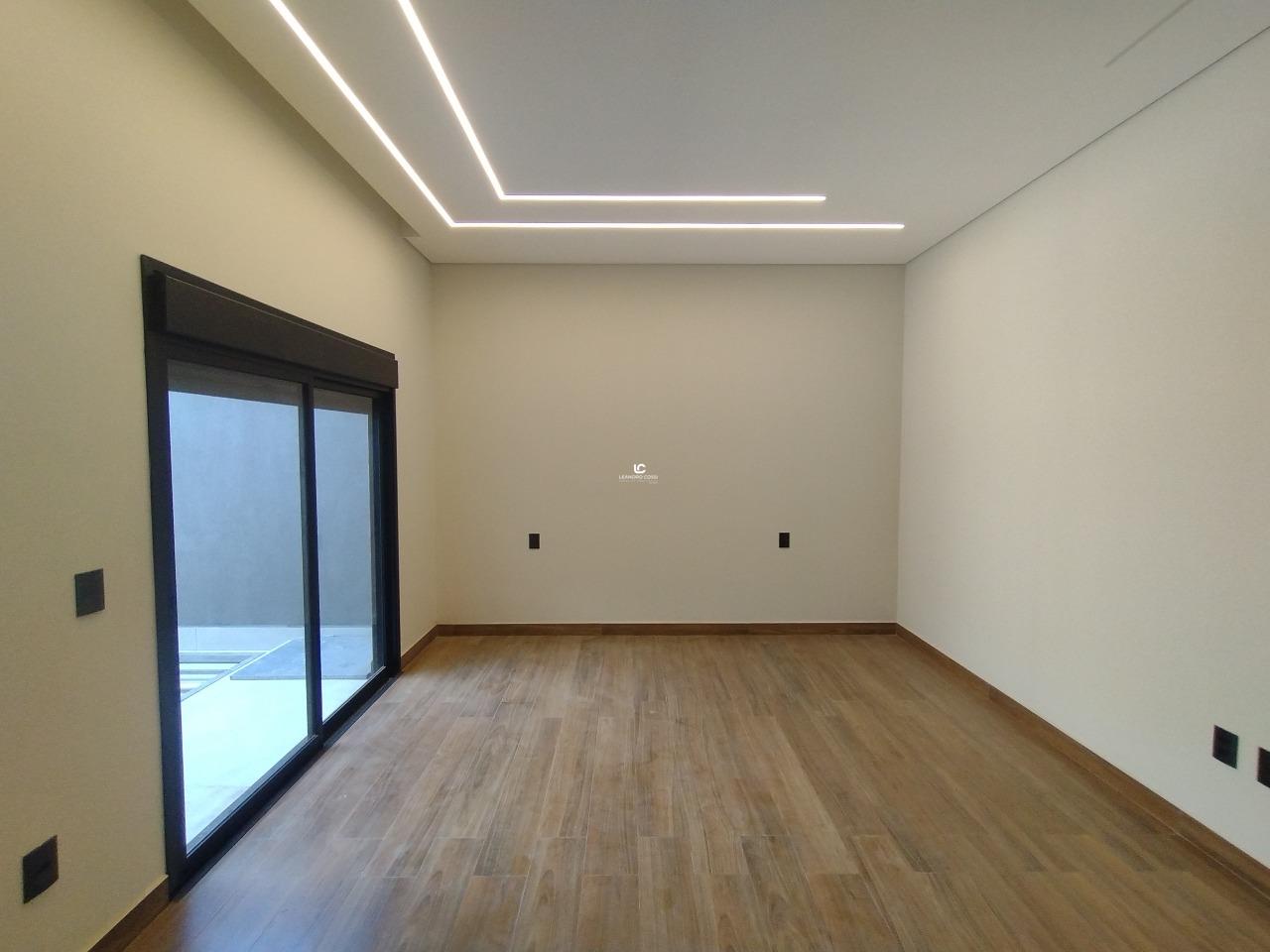 Casa de condomínio à venda no Jardim Guarujá: