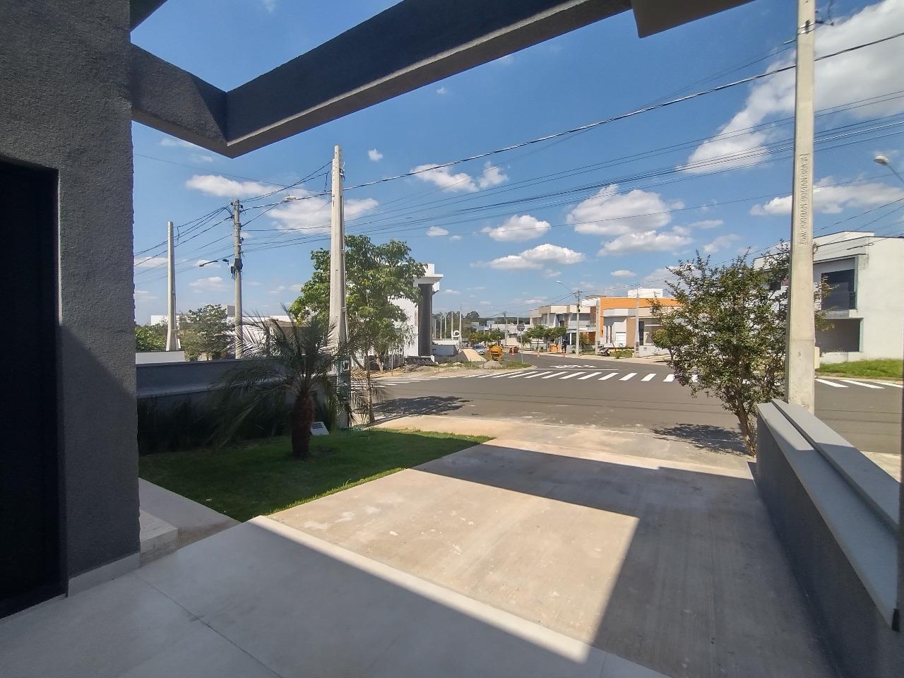 Casa de condomínio à venda no Jardim Guarujá: