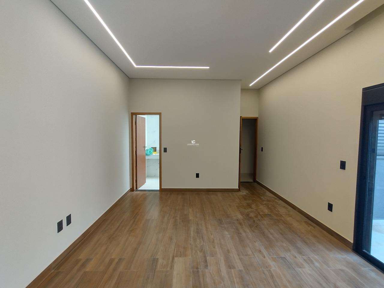 Casa de condomínio à venda no Jardim Guarujá: