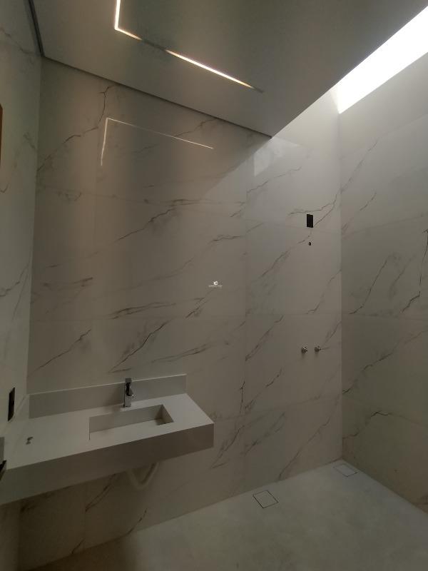 Casa de condomínio à venda no Jardim Guarujá: