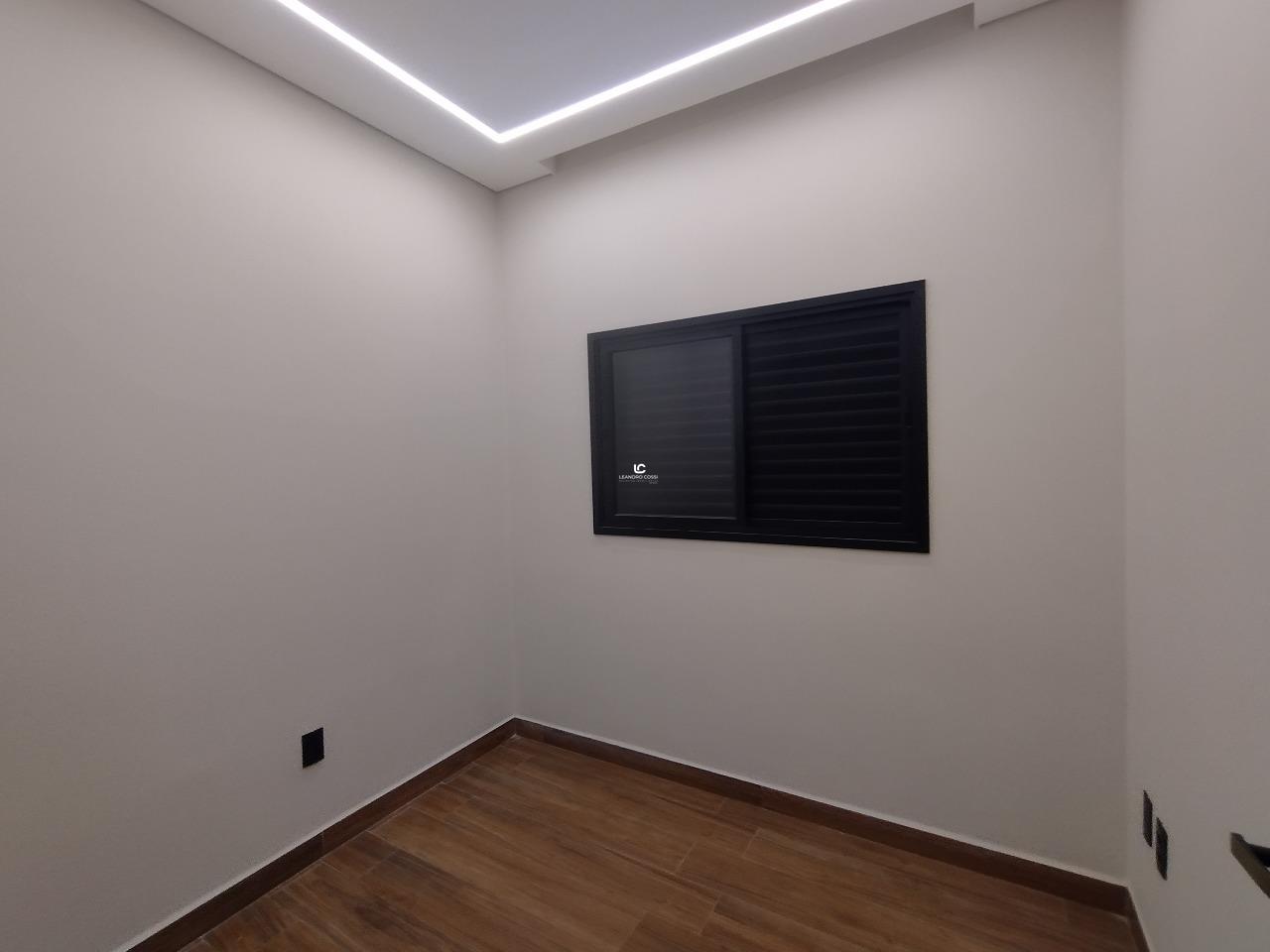 Casa de condomínio à venda no Jardim Guarujá: