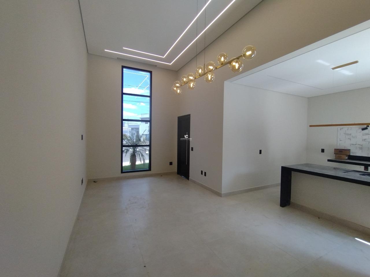 Casa de condomínio à venda no Jardim Guarujá: