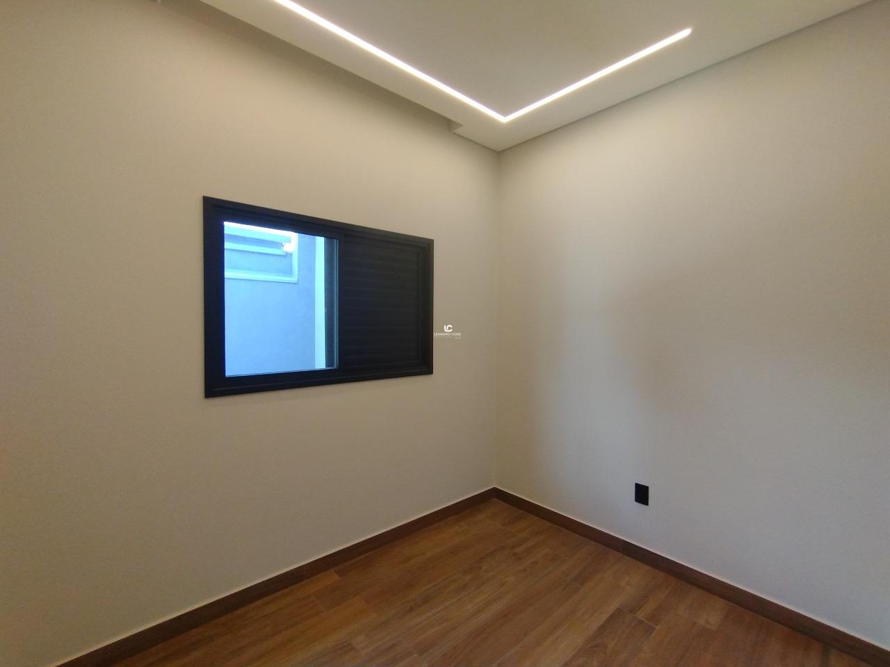 Casa de condomínio à venda no Jardim Guarujá: