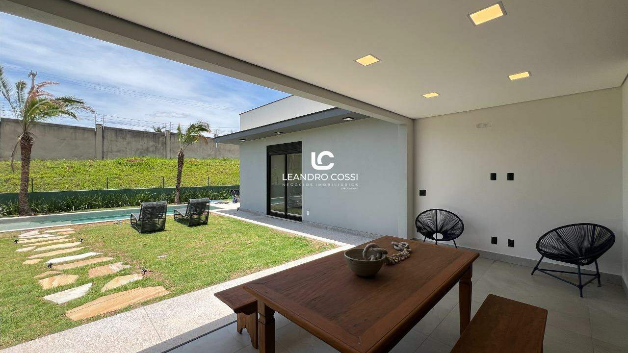 Casa a Venda no Condomínio Portal dos Bandeirantes em Salto Sp.