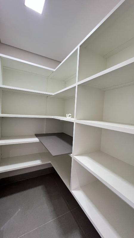 Casa de condomínio à venda no Condomínio Campos de Santo Antônio: