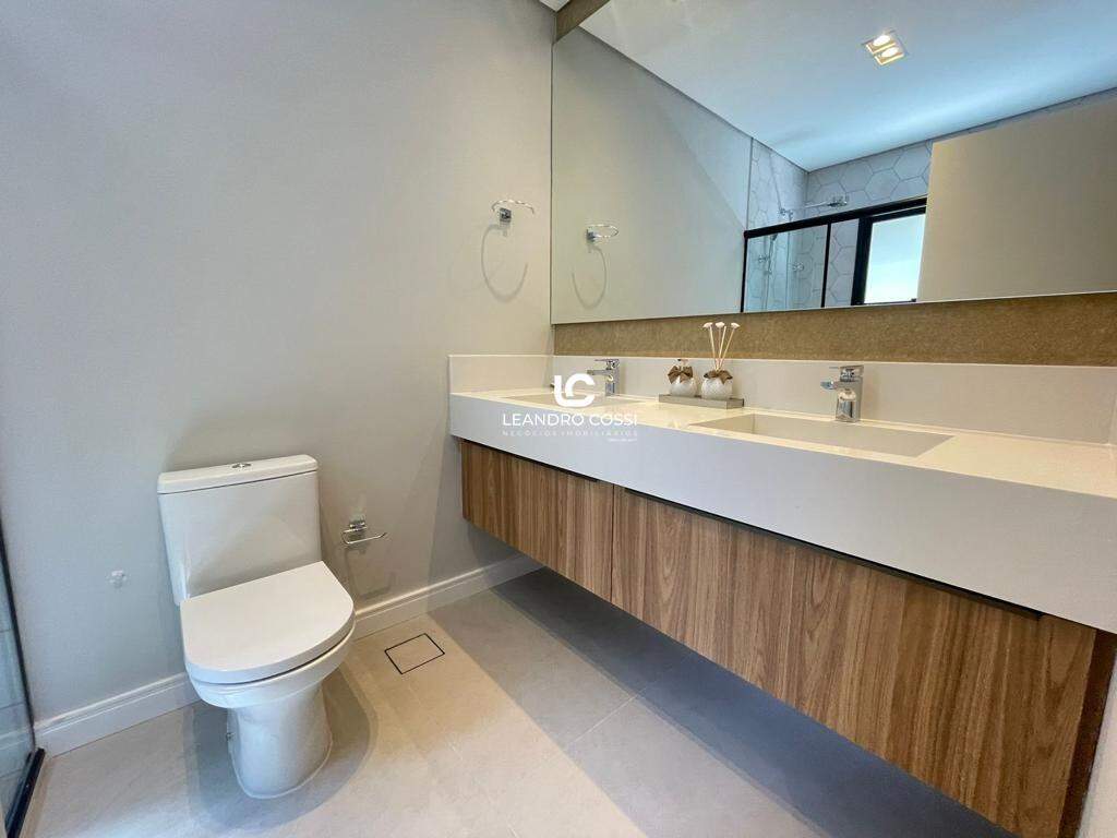 Casa de condomínio à venda no Riviera: