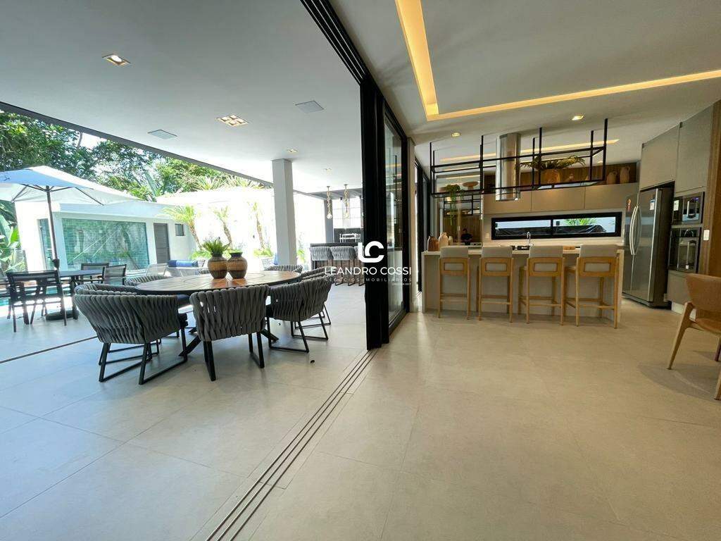 Casa de condomínio à venda no Riviera:
