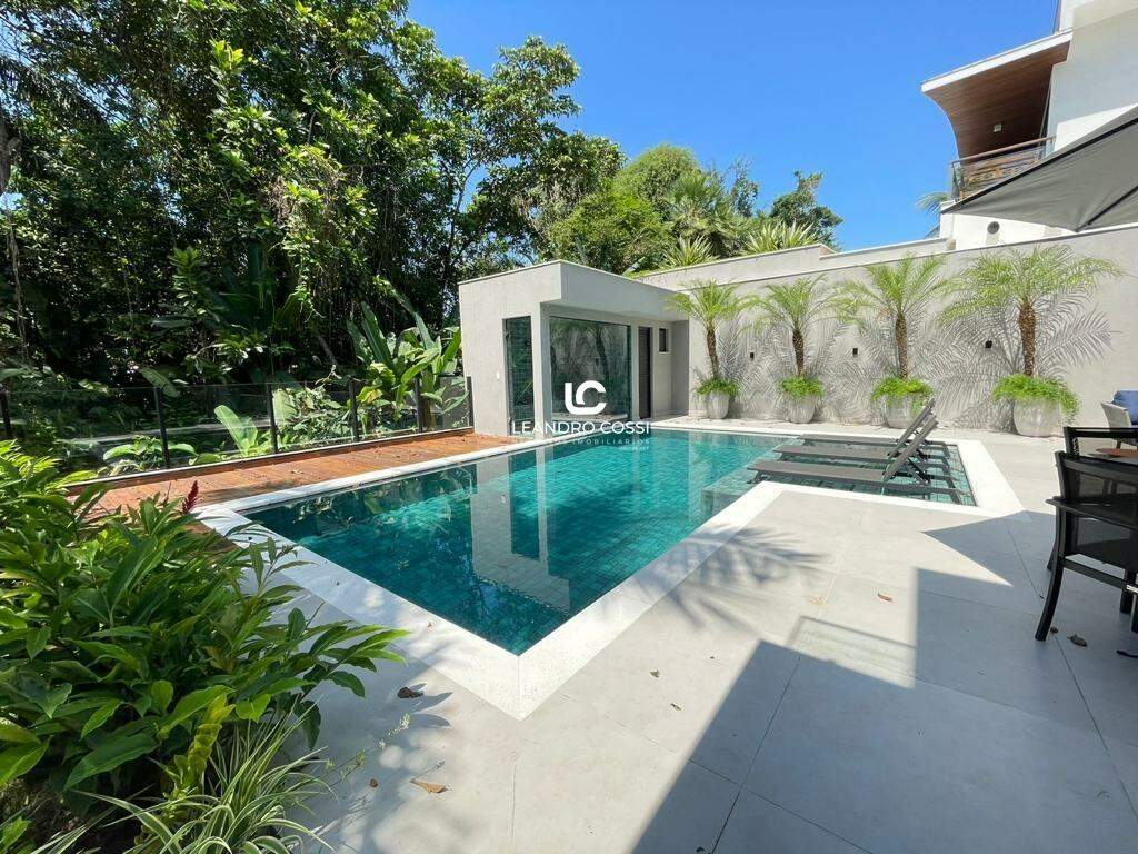 Casa de condomínio à venda no Riviera: