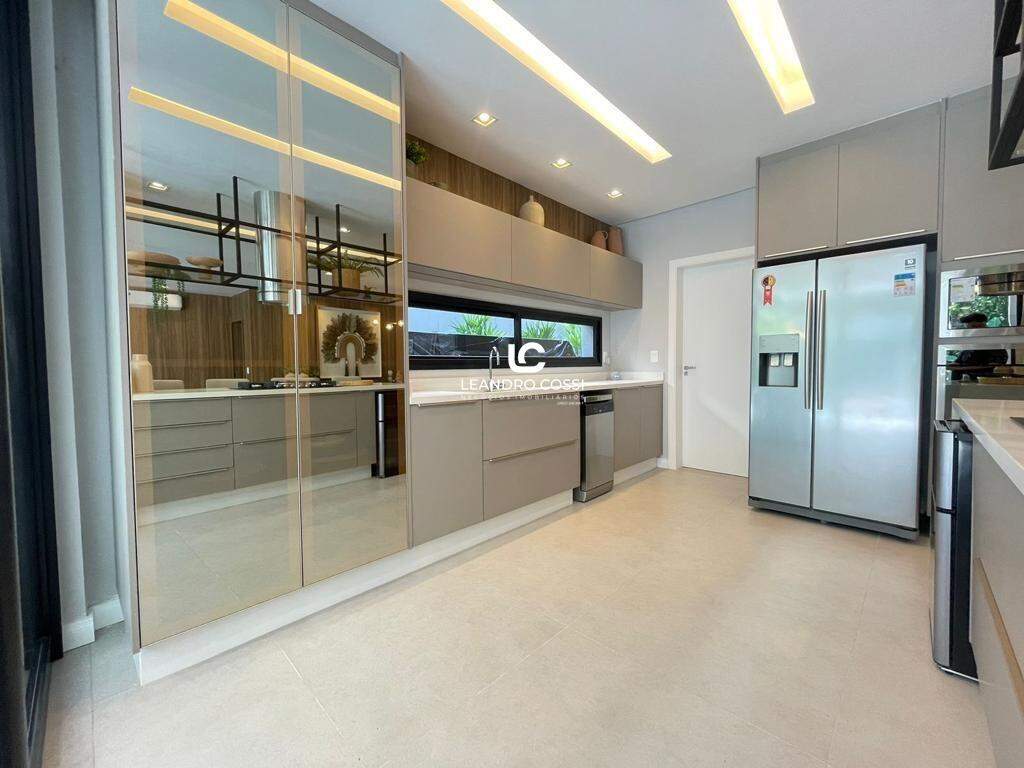 Casa de condomínio à venda no Riviera: