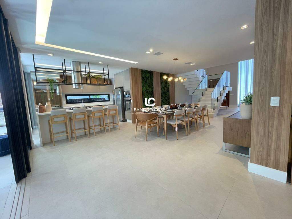 Casa de condomínio à venda no Riviera: