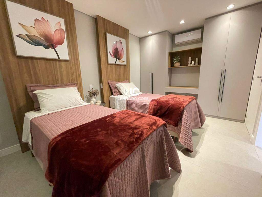 Casa de condomínio à venda no Riviera: