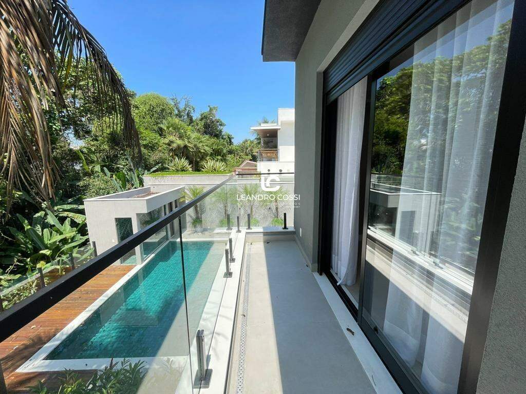 Casa de condomínio à venda no Riviera: