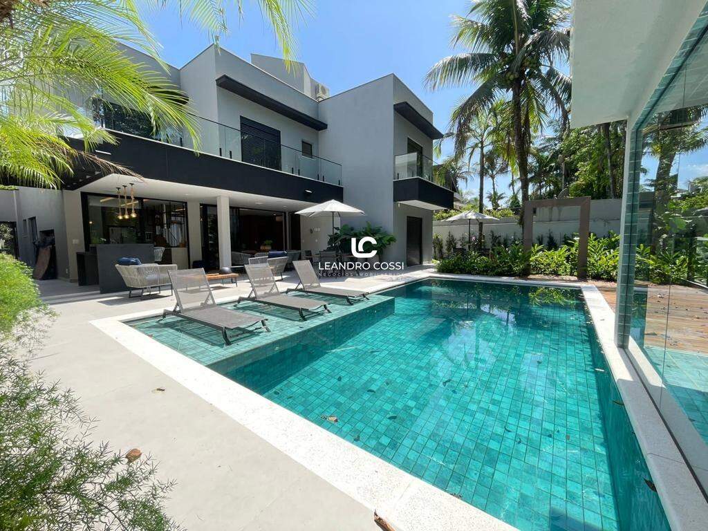 Casa de condomínio à venda no Riviera: