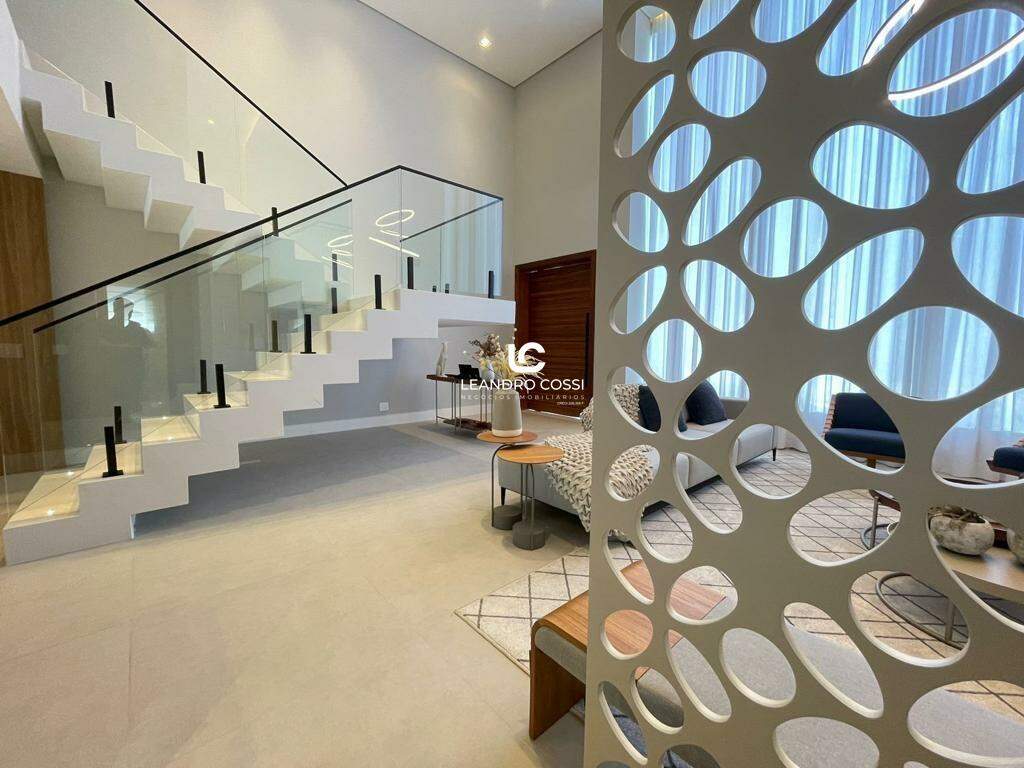 Casa de condomínio à venda no Riviera: