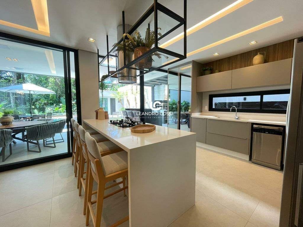 Casa de condomínio à venda no Riviera: