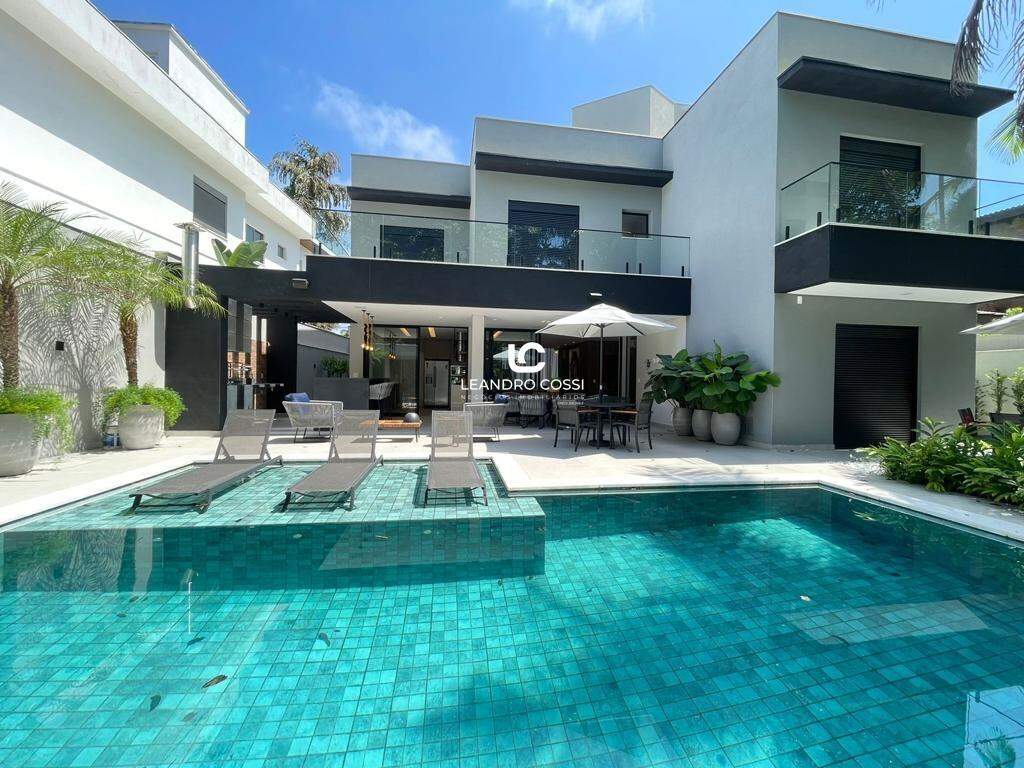 Casa de condomínio à venda no Riviera: