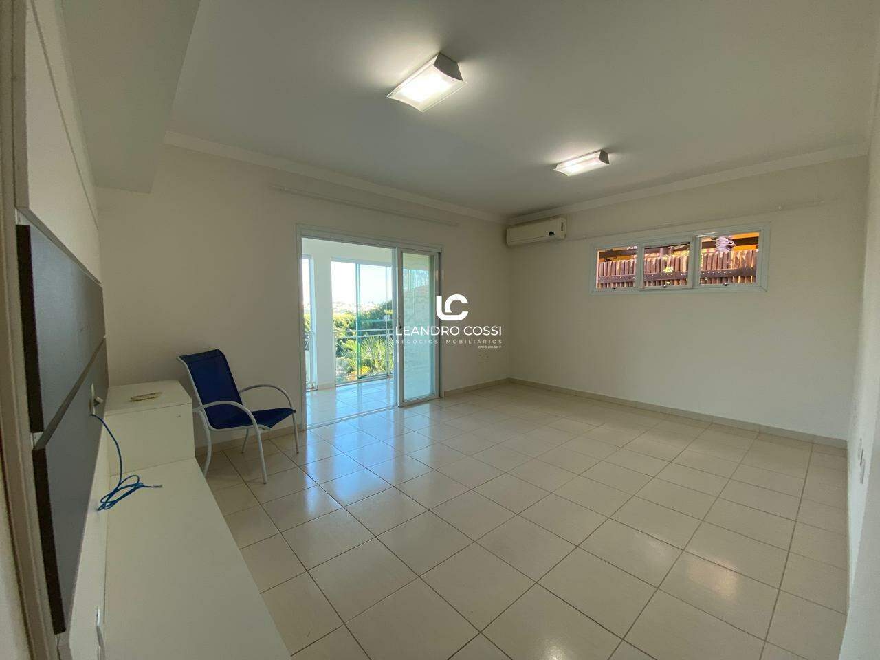 Casa de condomínio à venda no Condomínio Campos de Santo Antônio: 